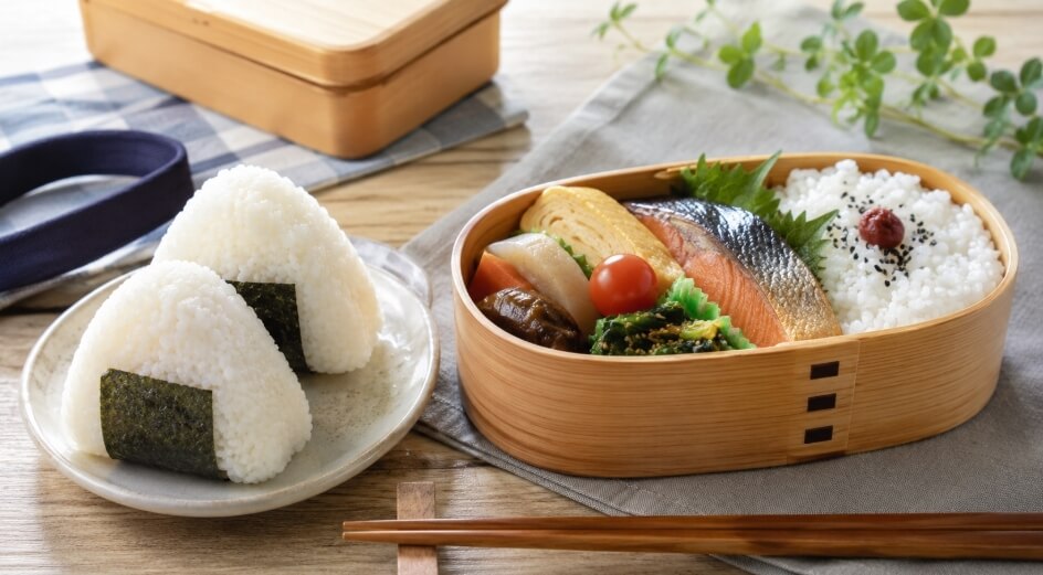 冷めても食べやすいきぬむすめを使ったおにぎりと弁当