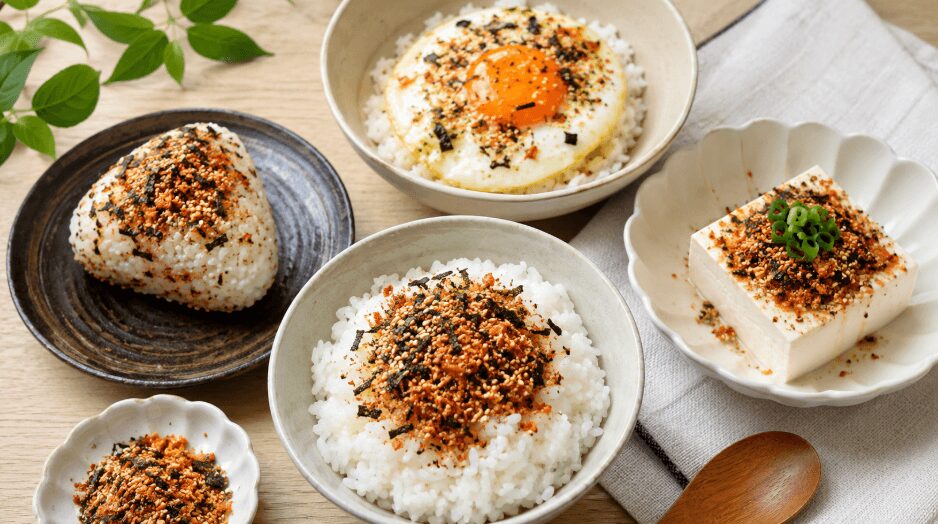 ご飯がススムふりかけを白ご飯・卵かけご飯・おにぎり・冷奴に使ったアレンジ例