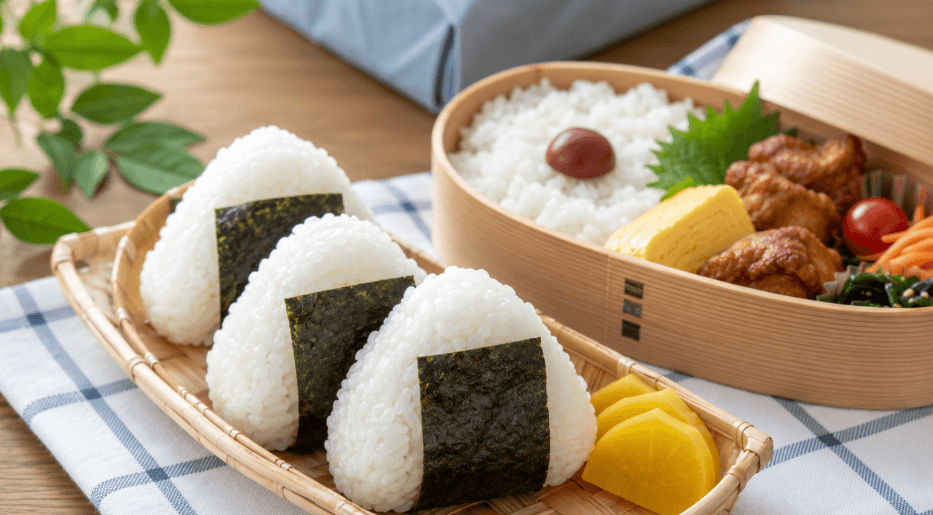 冷めても食べやすいサツドラ北海道のお米で作ったおにぎりと弁当
