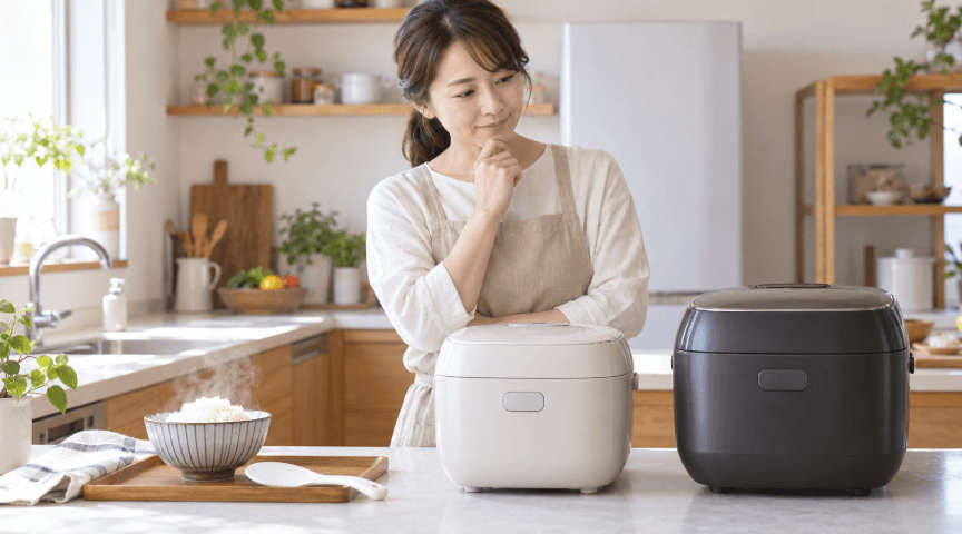 5.5合炊きと一升炊きサイズの炊飯器を比較して選ぶ女性